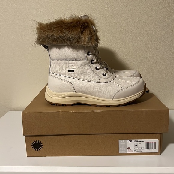 UGG Adirondack III Tipped Lace Up Boot - Picture 9 of 16